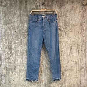 LEVI'S Women's Wedgie Straight Ankle Jeans Size 30X28 In Light Wash